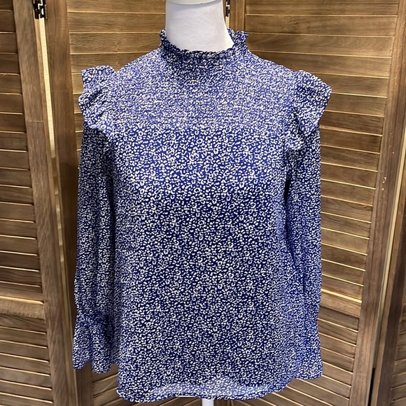 Banana Republic Tops - Banana Republic smocked long sleeve blouse size XS